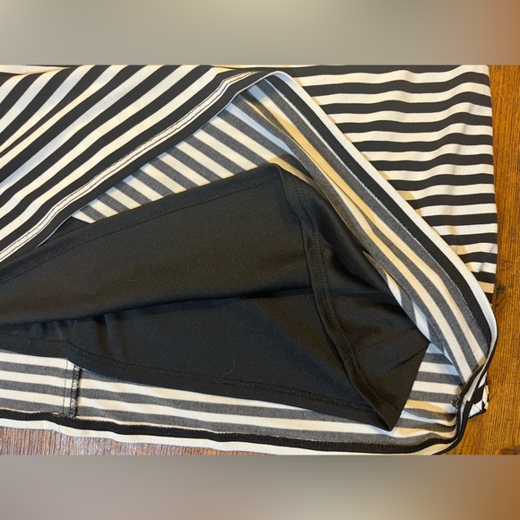 Black and White Striped Laundry by Design Dress Size Medium - Picture 13 of 14